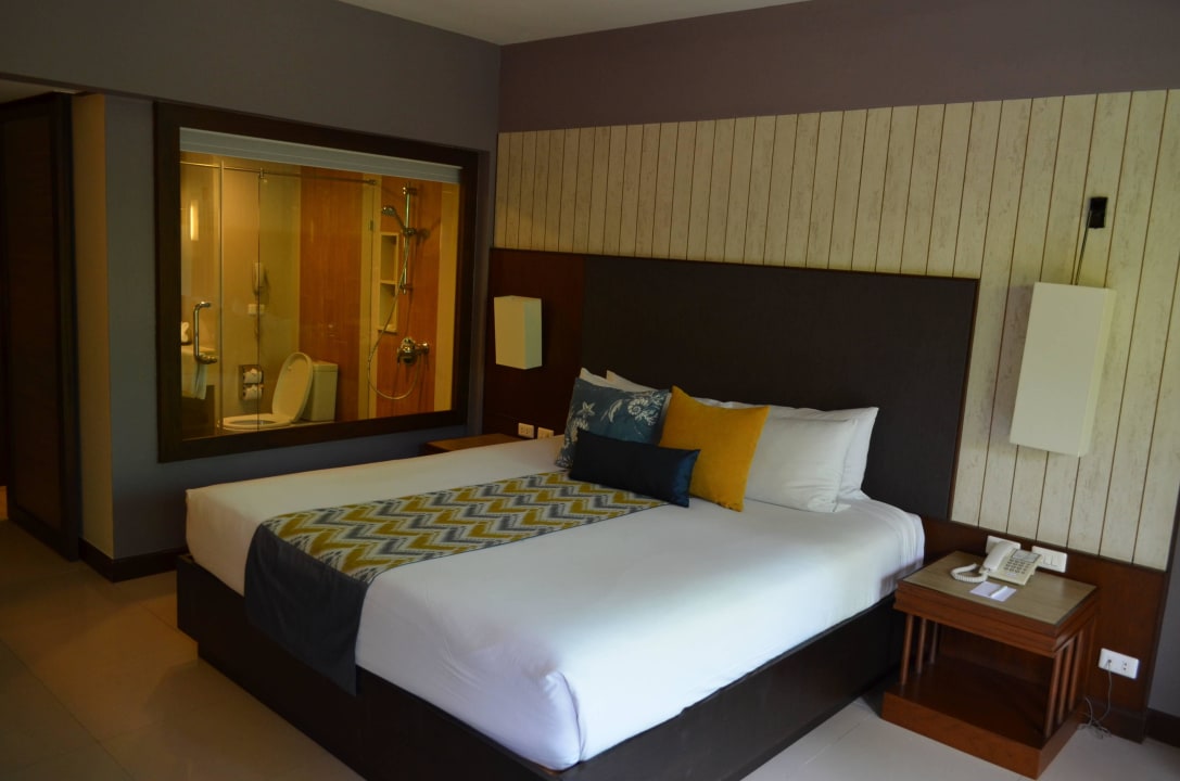 Blick ins Bad Courtyard by Marriott Phuket, Patong Beach Resort