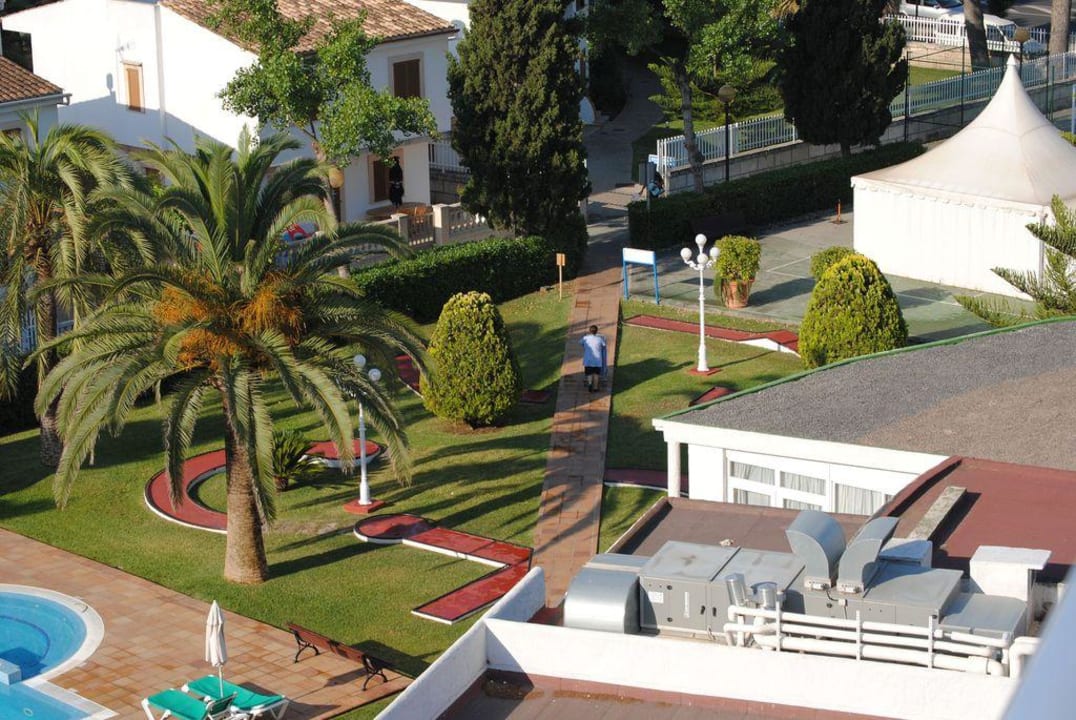 Minigolfanlage im Garten, kostenlos Grupotel Los Principes & Spa