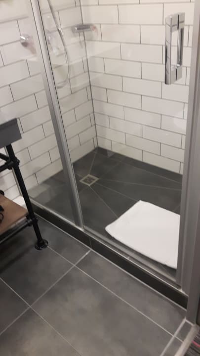Zimmer MOXY Frankfurt East
