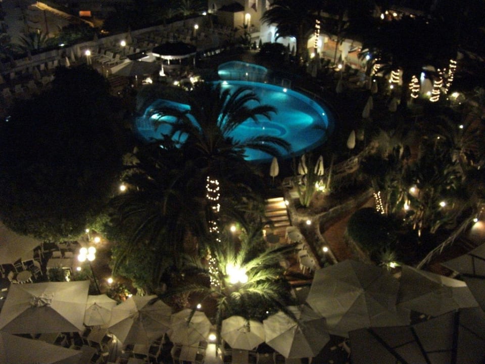 Pool bei Nacht Seaside Hotel Sandy Beach