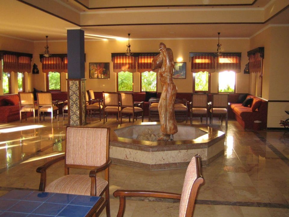 Lobby Club Grand Side