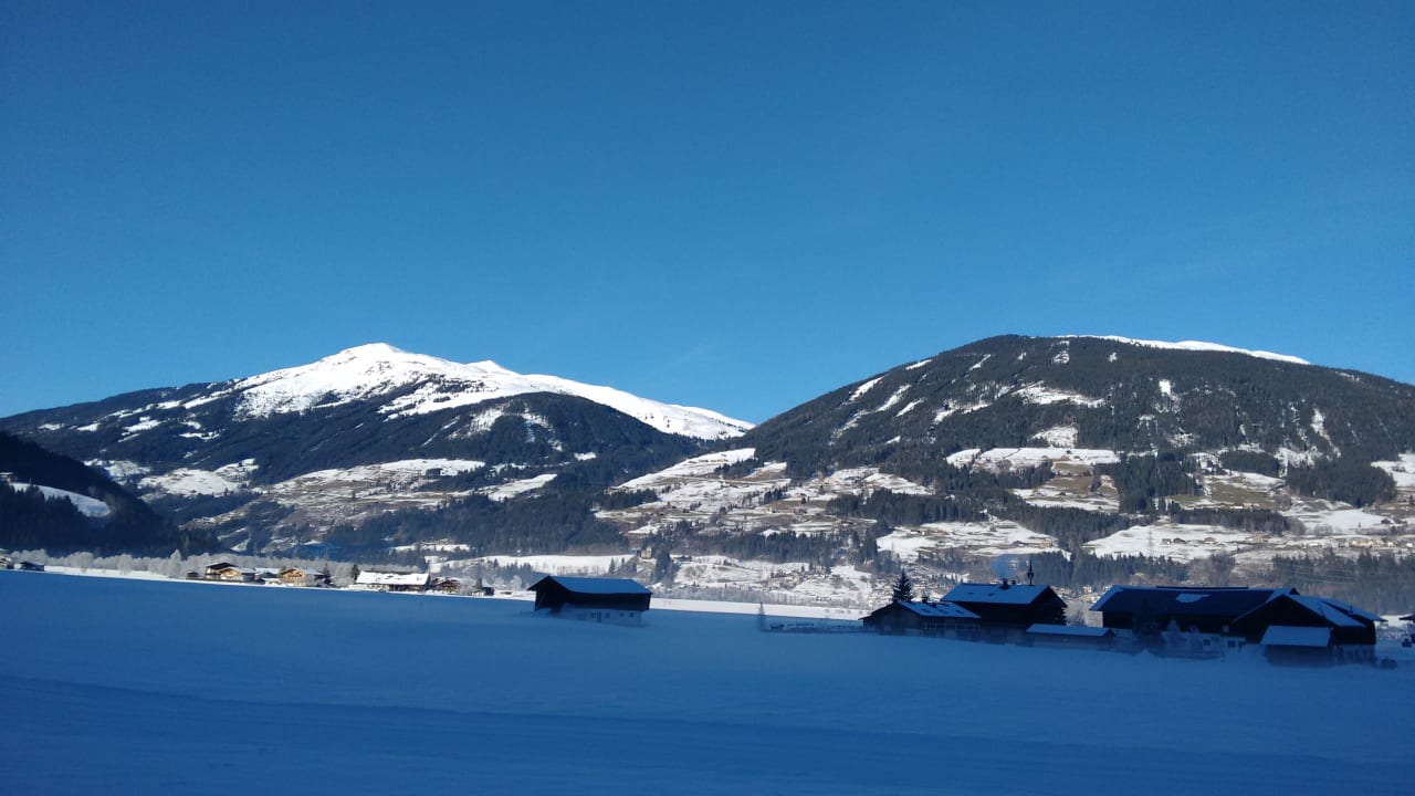 Blick aus dem Sulzgau auf den Rossberg Landhaus Celina - Panoramastall Roßberg