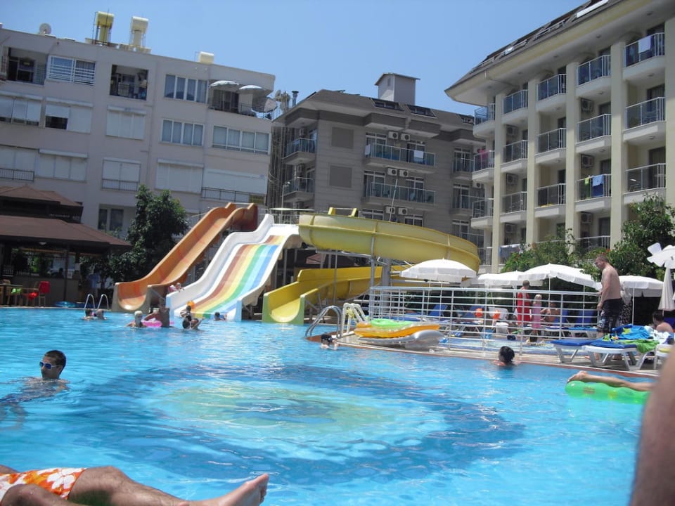 Sehr schöne Poolanlage Hotel Kahya