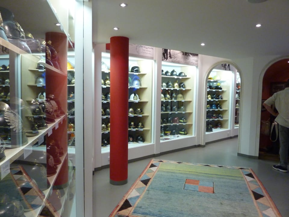 Feuerwehrhelmmuseum Hotel Burgfrieden