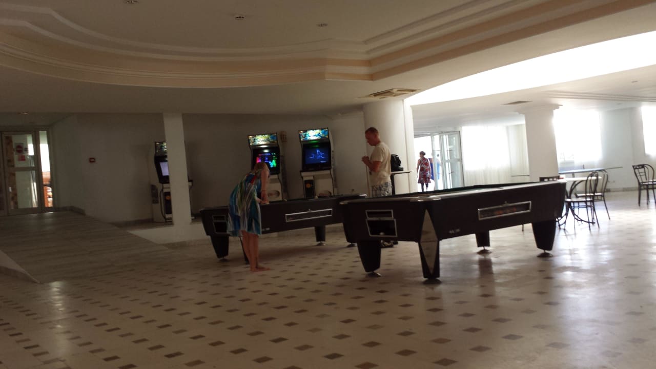 Spielhalle rechts Hotel El Mouradi Skanes Beach