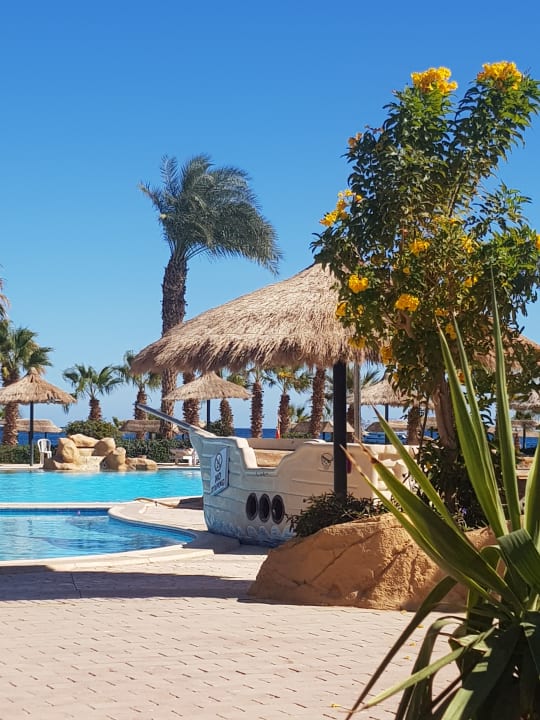 Pool Lotus Bay Beach Resort