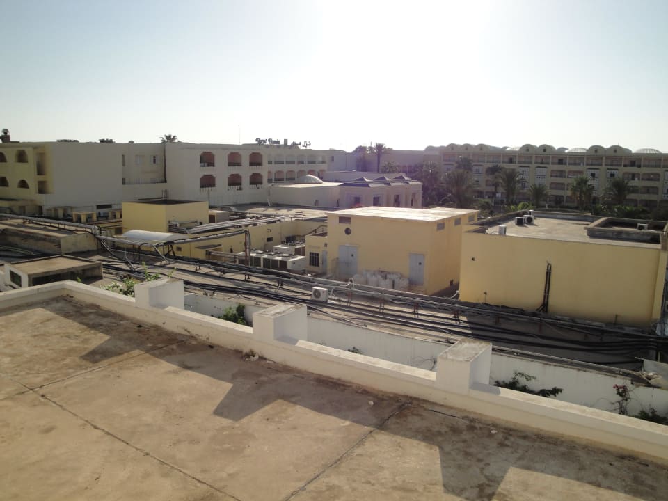 Furchtbarer Ausblick Zimmer 712 Hotel El Mouradi Skanes Beach