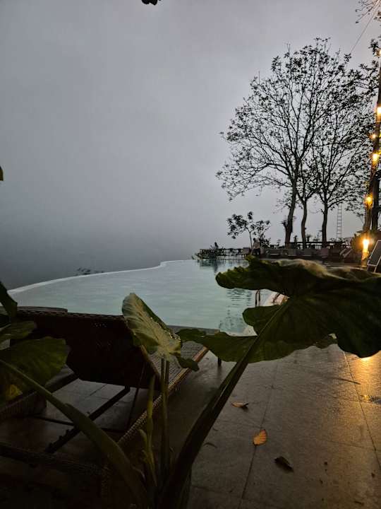 Pool Pu Luong Natura