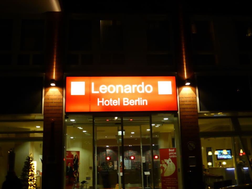Eingang Leonardo Hotel Berlin
