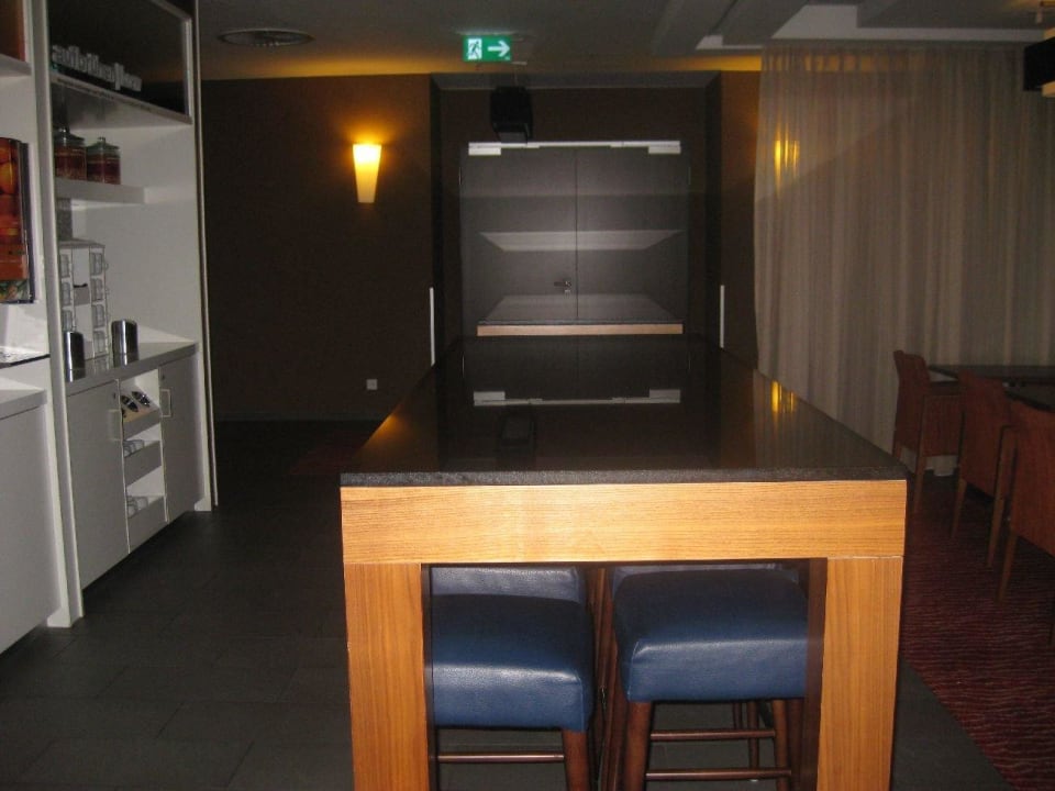 Frühstücksbereich Hampton by Hilton Berlin City West