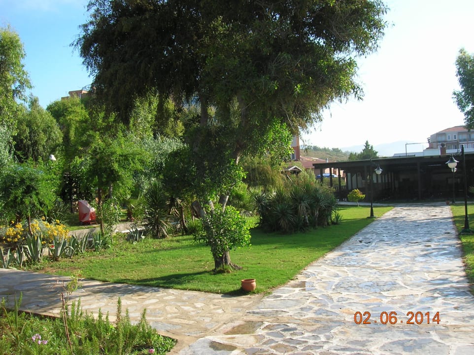 Blick in den Garten, Meerseitig Club Yali Hotels & Resort