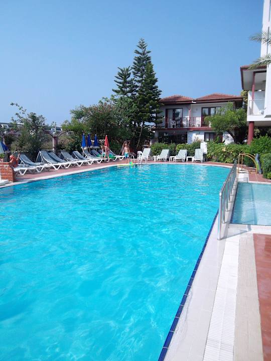 Pool wo man schön entspannen konnte Hotel Side Elis