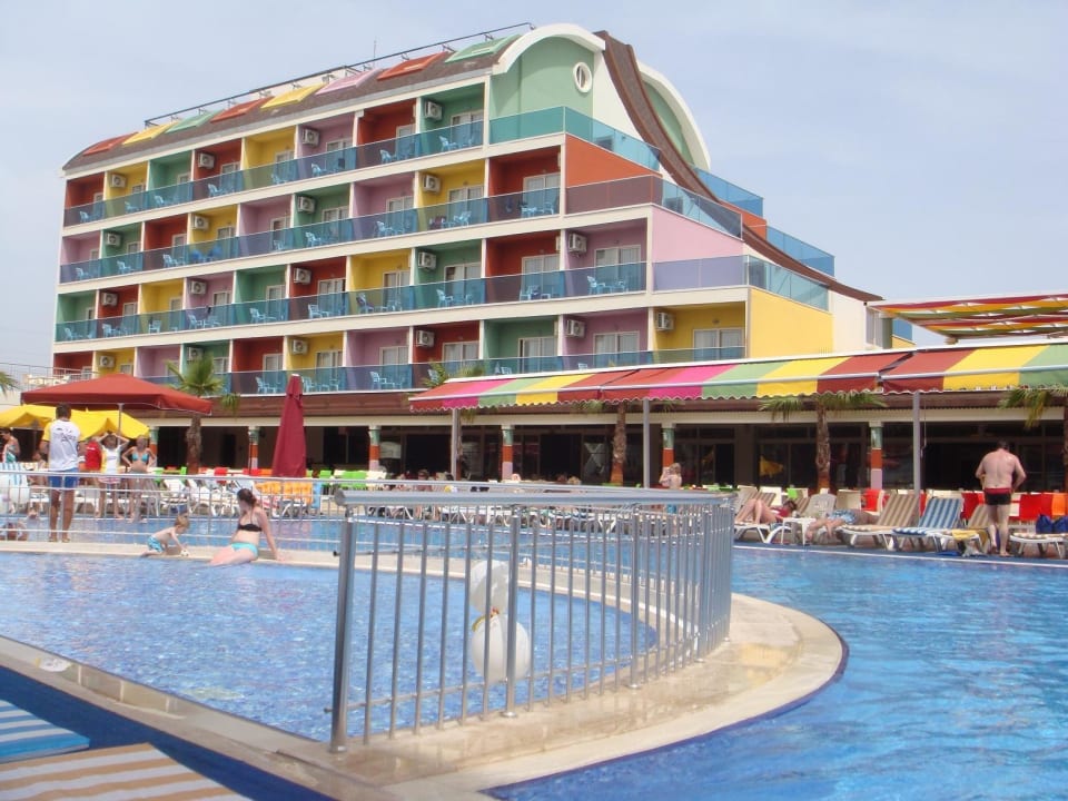 Innenhof Side Win Hotel & Spa