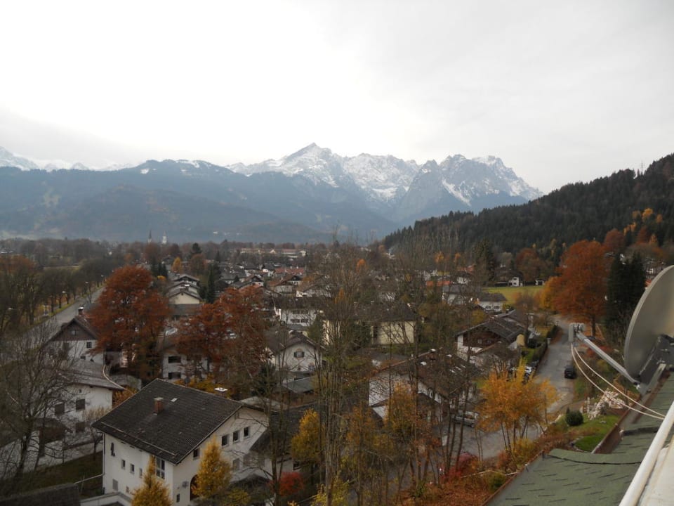 Blickrichtung Zugspitze Grand Hotel Sonnenbichl