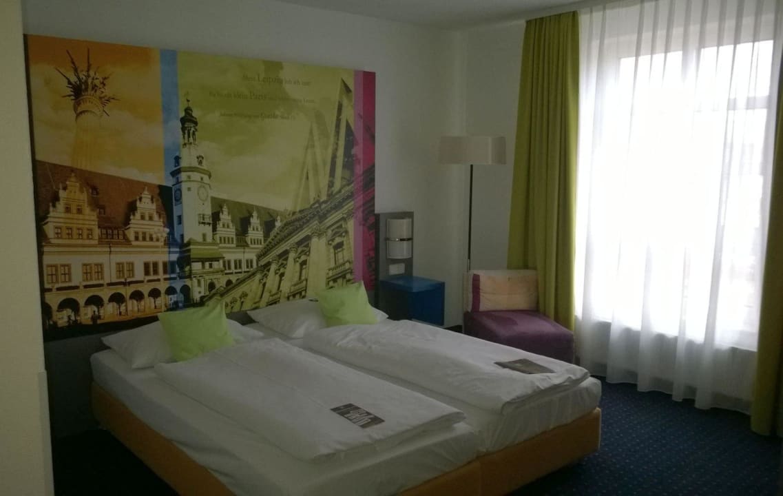 Blick aufs Bett ibis Styles Leipzig