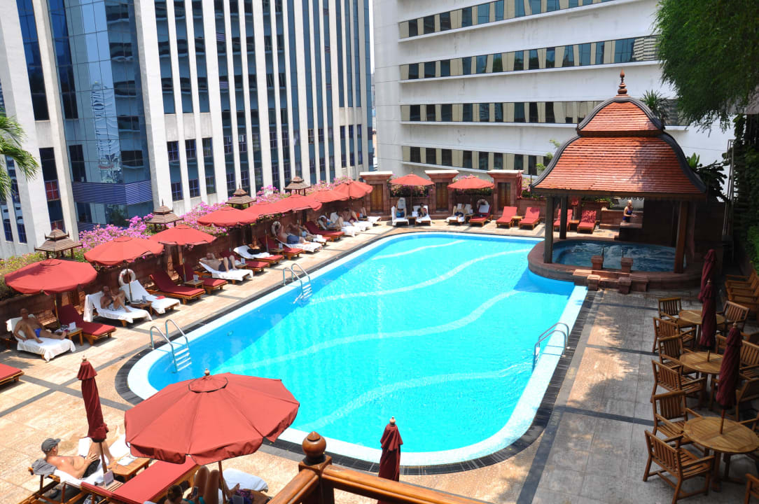 Pool The Landmark Bangkok