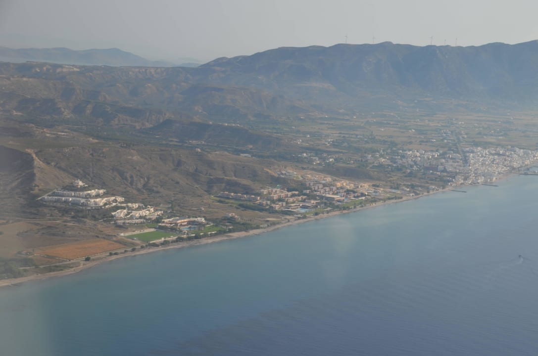 Anlage links im Bild, rechts Kardamena Lagas Aegean Village