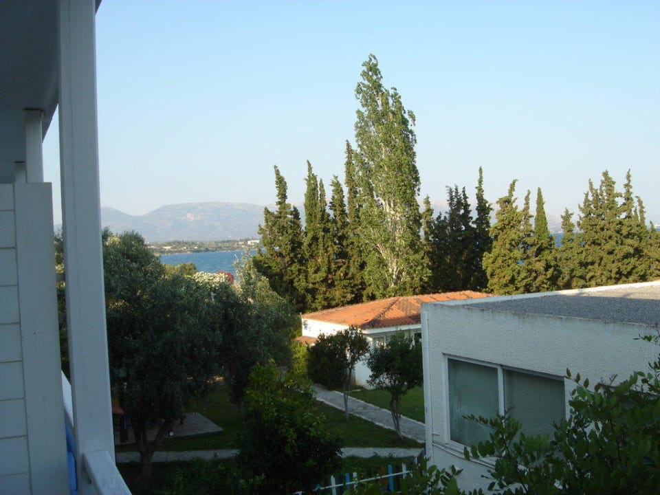 Widok z balkonu  Brown Beach Eretria