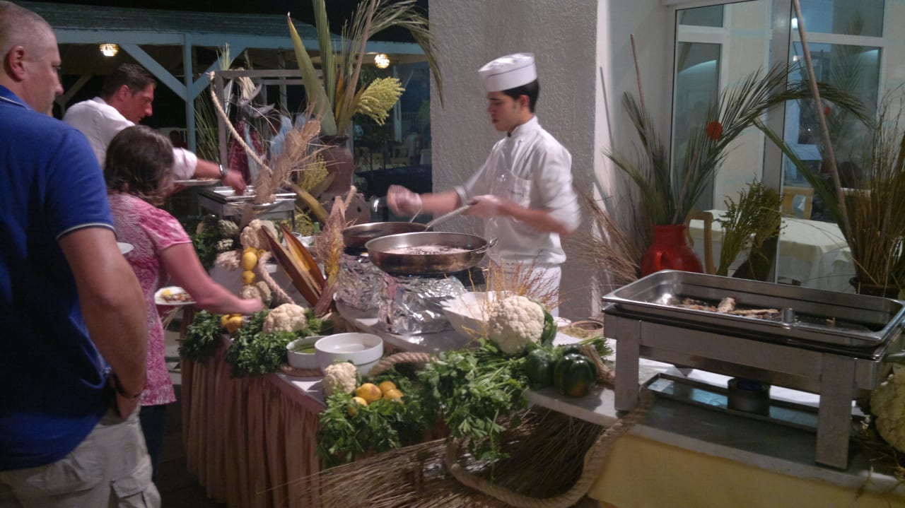 Leckeres Buffet Hotel El Mouradi Djerba Menzel