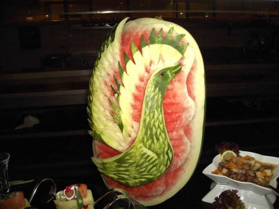 Kunstwerke aus Melonen Hotel Sidekum