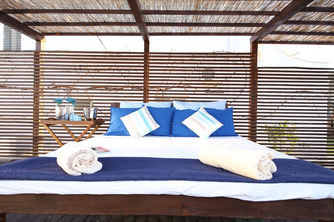 Pool area B&B Demar Residence