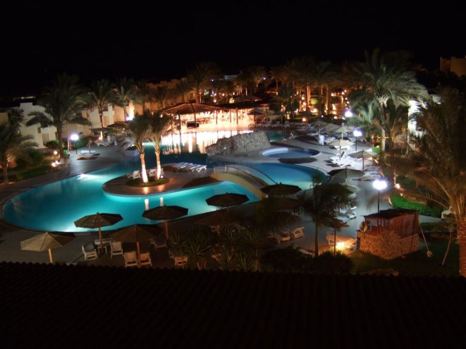 Nochmal der Ausblick bei Nacht Palm Beach Resort