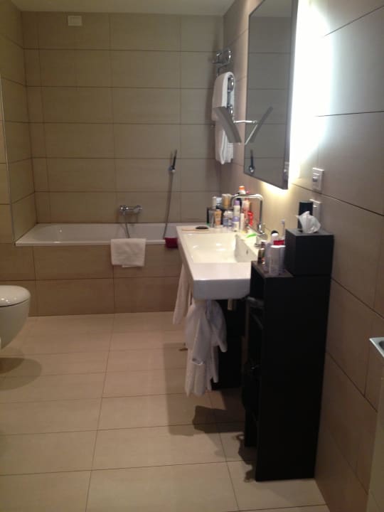 Bad Deluxe-Zimmer 5. OG Radisson Blu Hotel Milan