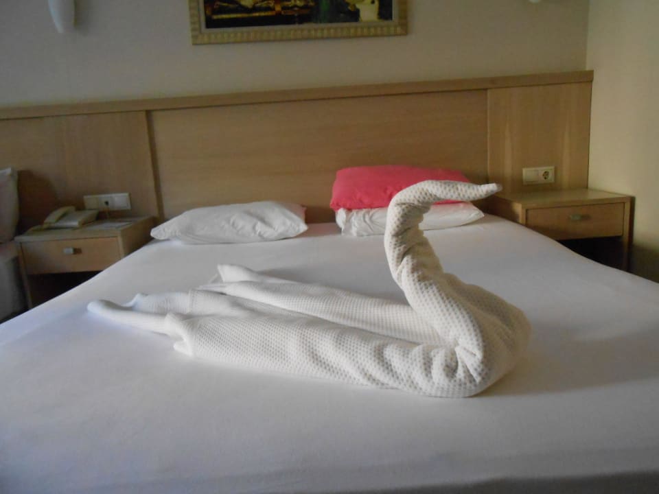 Bett mit Deko Can Garden Resort