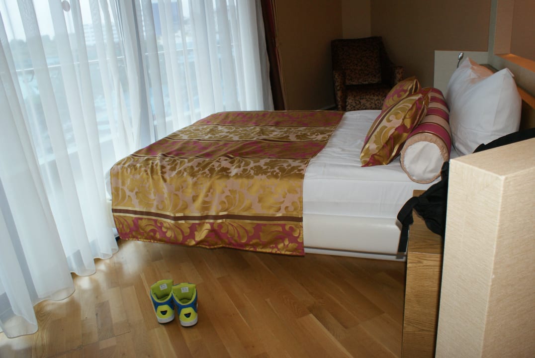 Standardfamilienzimmer mit Verbindungstür und Meer Granada Luxury Okurcalar