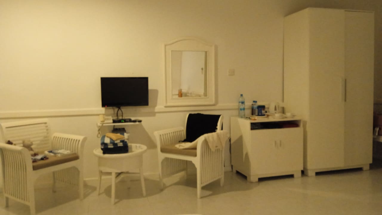 Zimmer Equator Village Resort