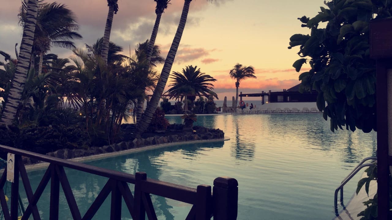 Pool am Abend im Sonnenuntergang Club Jandia Princess