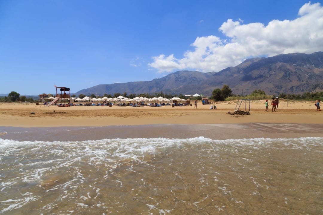 Hoteleigener Strand HARPIN Georgioupolis Resort Aquapark & SPA