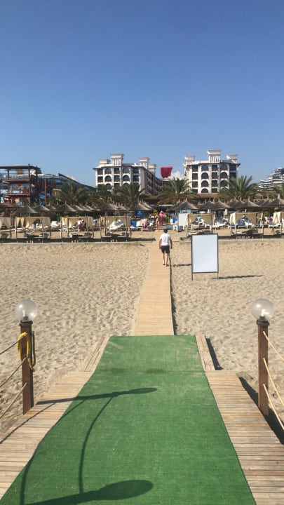 Strand Quattro Beach Spa & Resort