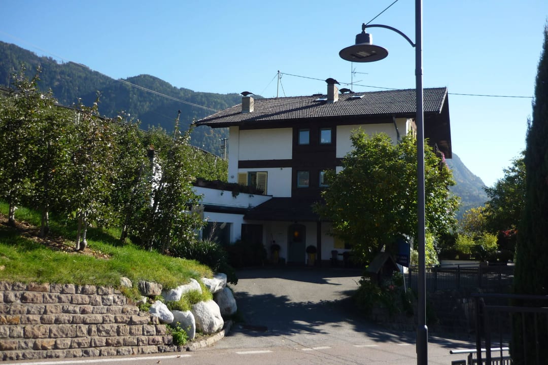 Pension Einfahrt Tiefgarage Chalet and B&B  Andy