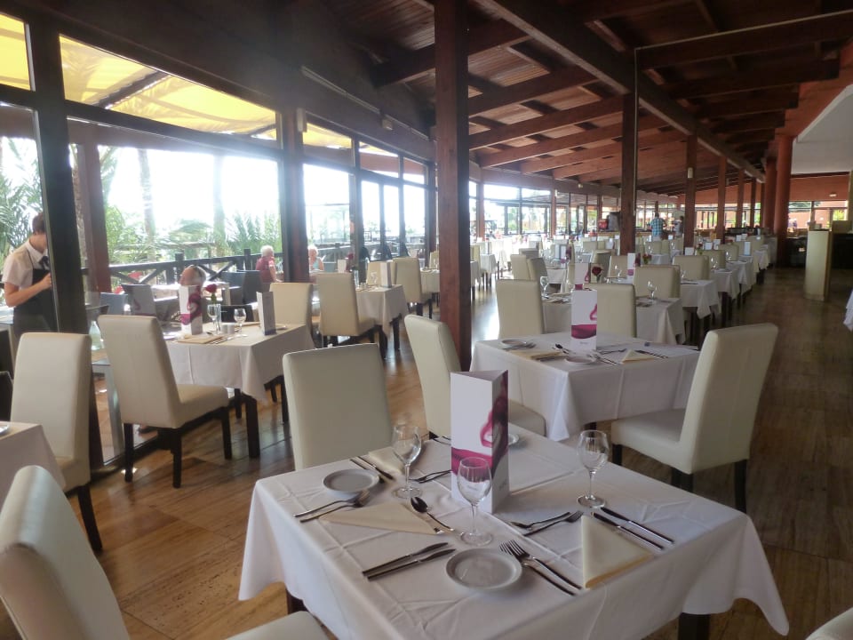 Speisesaal mit Blick auf die Anlage Occidental Jandía Playa