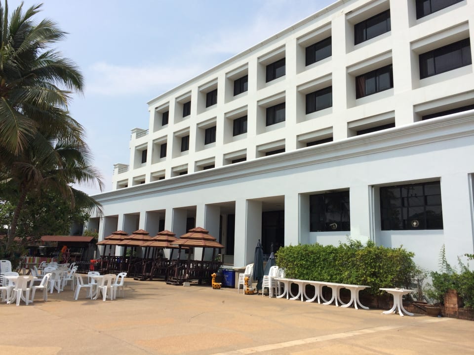 Außenansicht Petcharat Garden Hotel