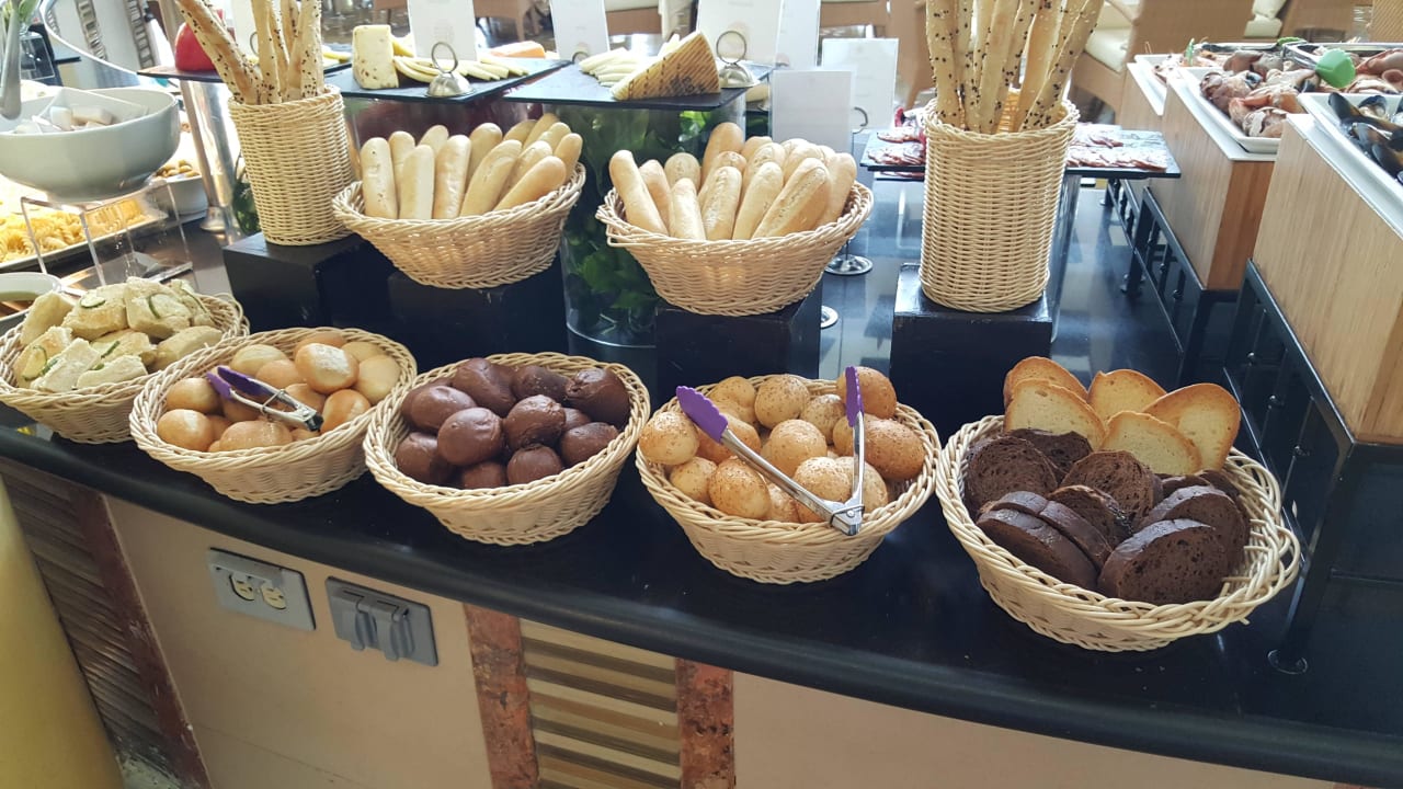 Auswahl beim Mittagessen JOIA Paraiso by Iberostar