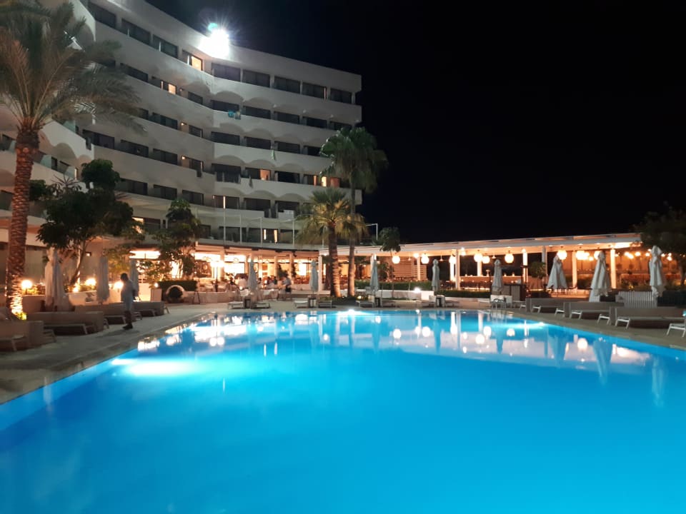 Pool Crystal Springs Beach Hotel