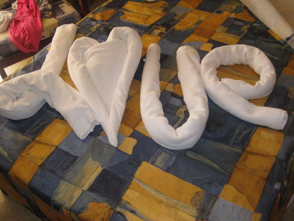 Die kleinen Kunstwerke des Zimmermädchens Brisas Guardalavaca Hotel & Villas