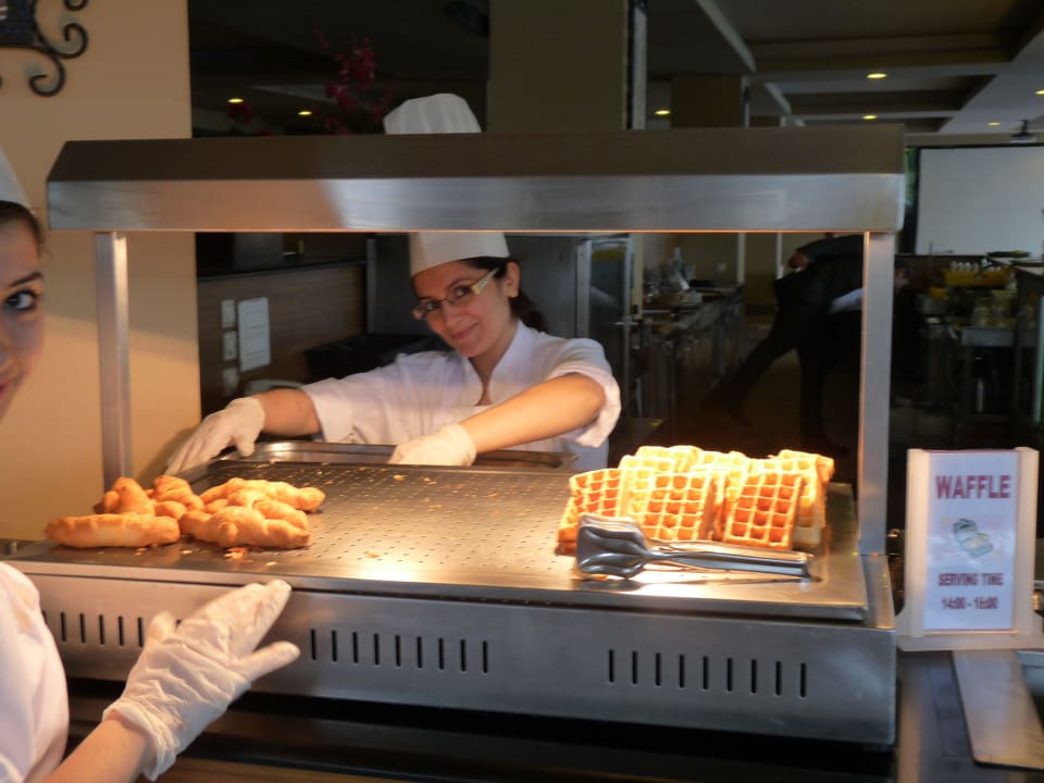 Waffelstation im Bonjour Limak Lara Deluxe Hotel & Resort
