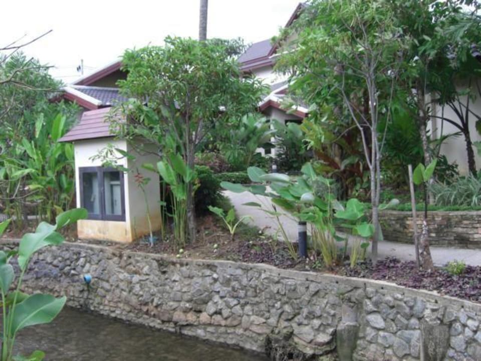 Gardenviewbungalow mit Bach Hotel Nangthong Bay Resort