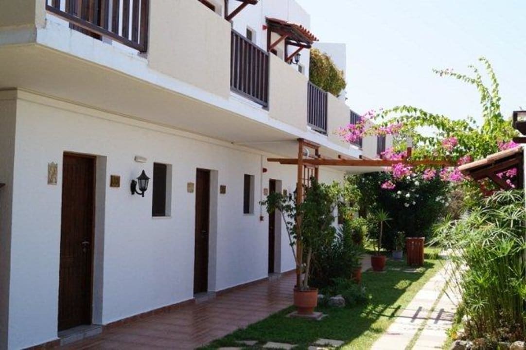 Hier geht es zu den geräumigen Bungalows Gaia Garden Hotel