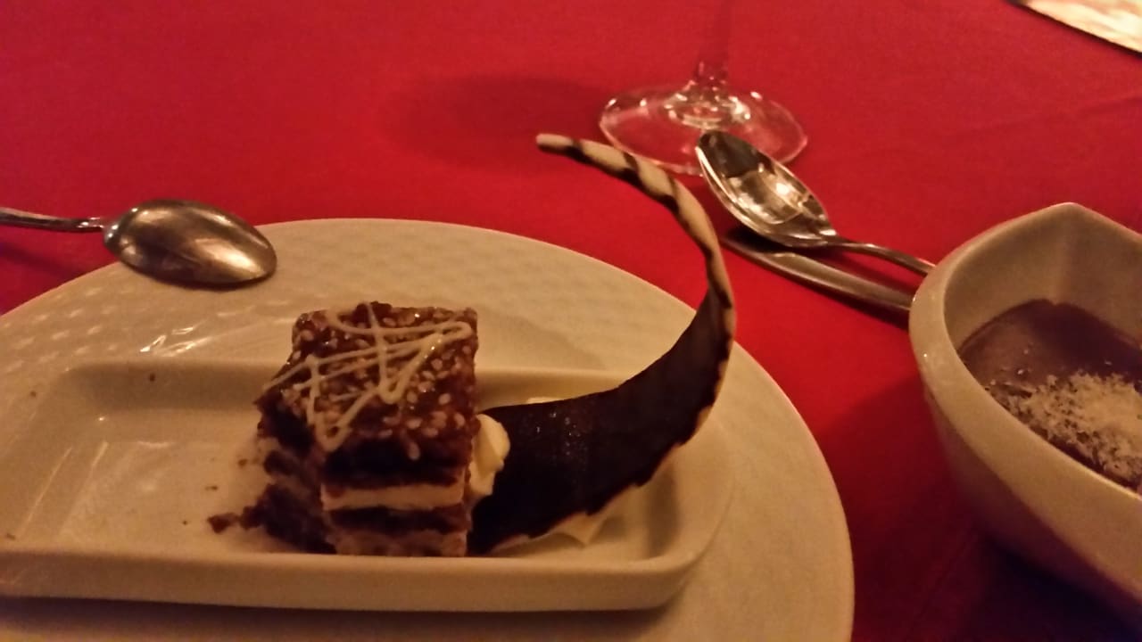 Restaurant The Breakers Diving & Surfing Lodge