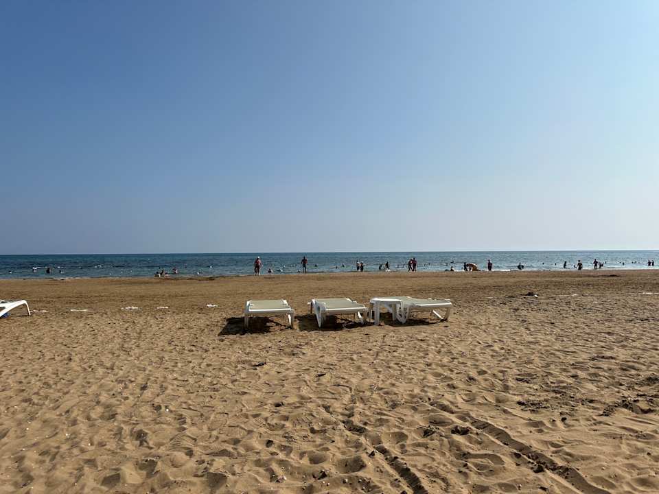 Strand Glamour Resort & Spa