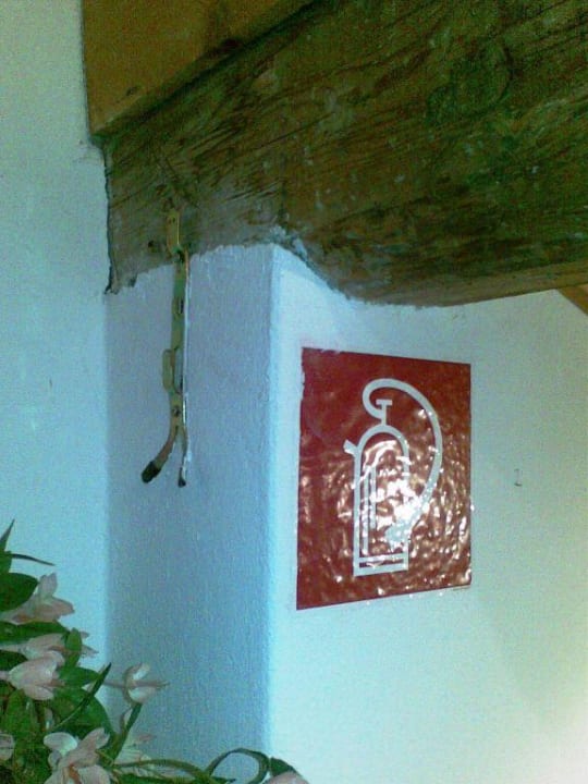 Fehlender Feuerlöscher im Flur Hotel Villa Seehof