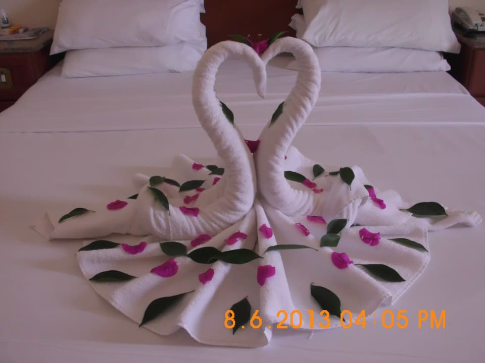 Bett Aladdin Beach Resort