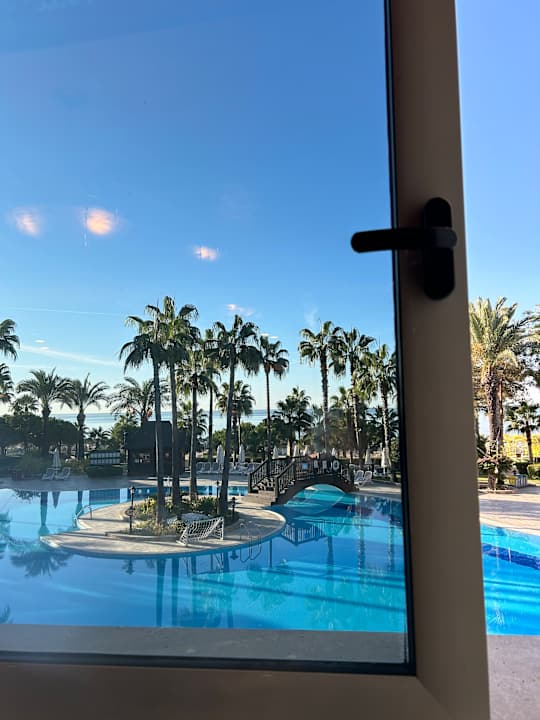 Pool Kamelya Aishen Club