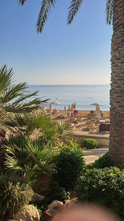 Strand Hotel Sunrise Beach