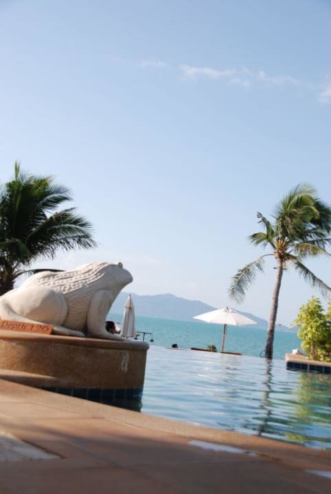 Pool-Landschaft mit Meer Bandara Resort & Spa Samui