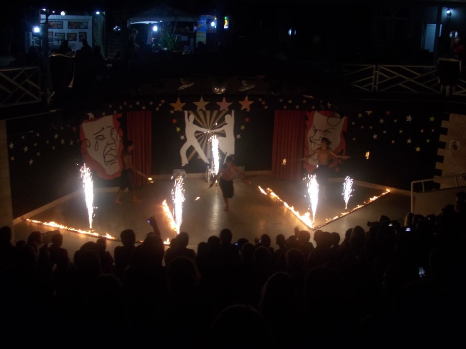 Animation Fakirshow Seaden Corolla Hotel